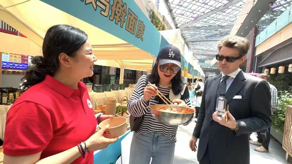 <b>2024宝鸡文化旅游宣传暨金台区“相约宝山 遇见金台”推介活动在上海举行</b>