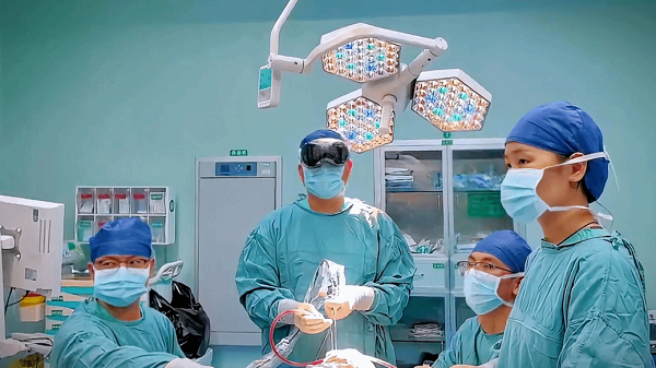 <b>国内首例Vision Pro辅助下神经内镜手术在陕西省核工业二一五医院完成</b>
