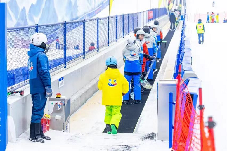 <b>畅滑+消暑 ！际华冰雪·西安冰雪中心 “奥运季”特惠来袭 </b>