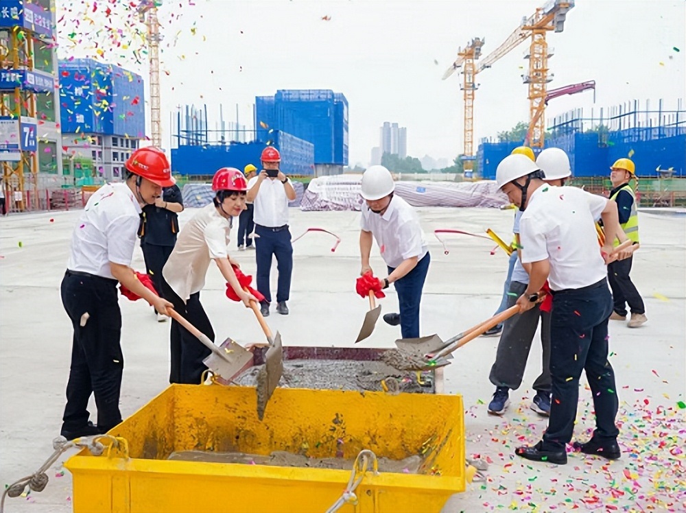 <b>西安经开区又一高品质住宅项目一标段主体结构顺利封顶</b>