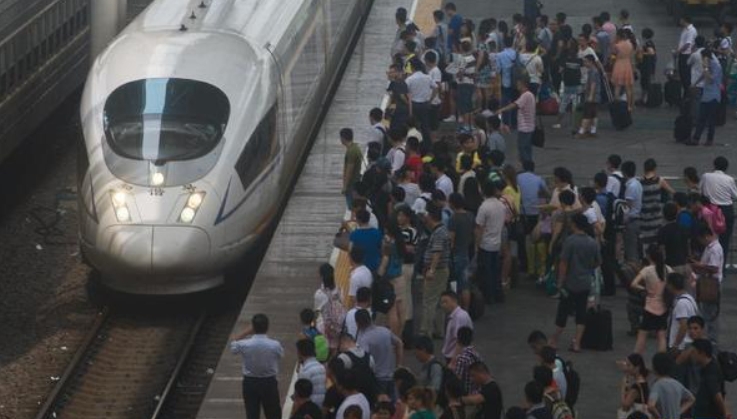 <b>暑运期间西安铁路局共计发送旅客2923万人次 发送货物5907万吨</b>