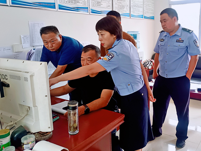 <b>汉中市宁强县交运局多措并举保障双节路安路畅</b>