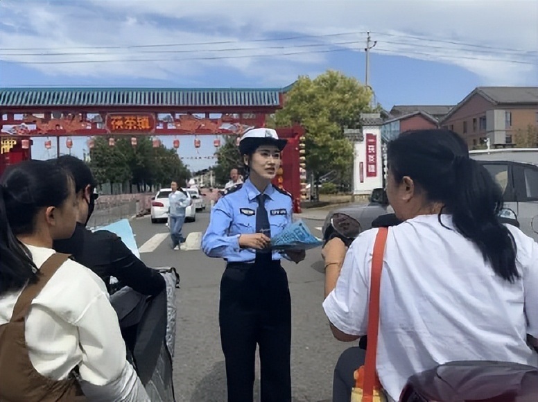 <b>西咸公安民警守护“中国红” 国庆期间全力保通畅</b>