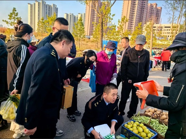 <b>榆林市靖边县市场监督管理局加强民生计量监管让群众“秤”心如意</b>