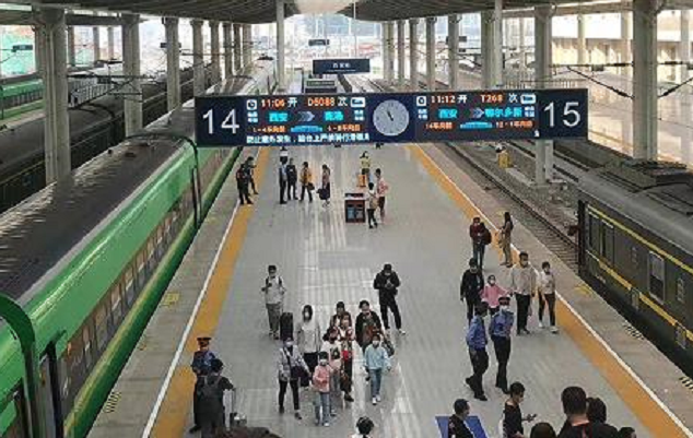 <b>10月底至11月中旬 内蒙古加开多趟列车并停运部分线路</b>