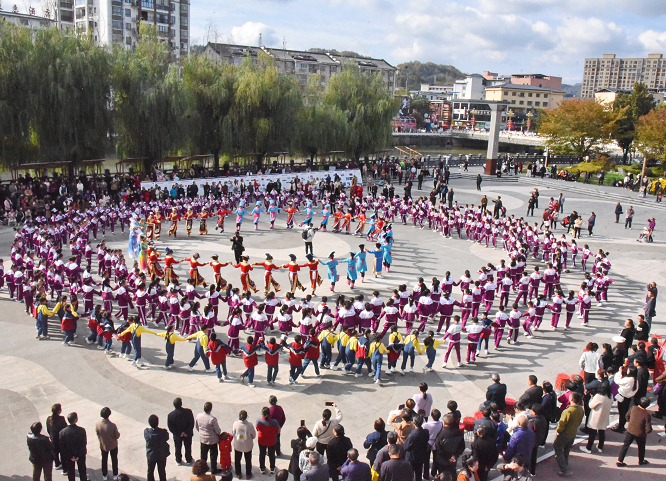 <b>汉中市宁强县用羌歌羌舞欢度羌历新年  </b>