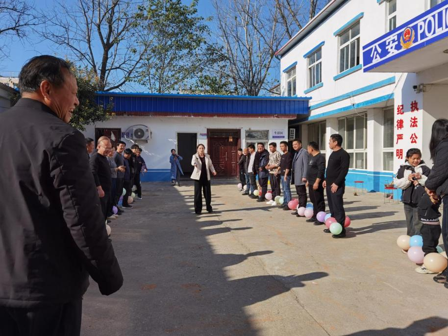 <b>河南省新蔡县佛阁寺镇：佛阁寺派出所趣味冬运会 “警”彩飞扬</b>