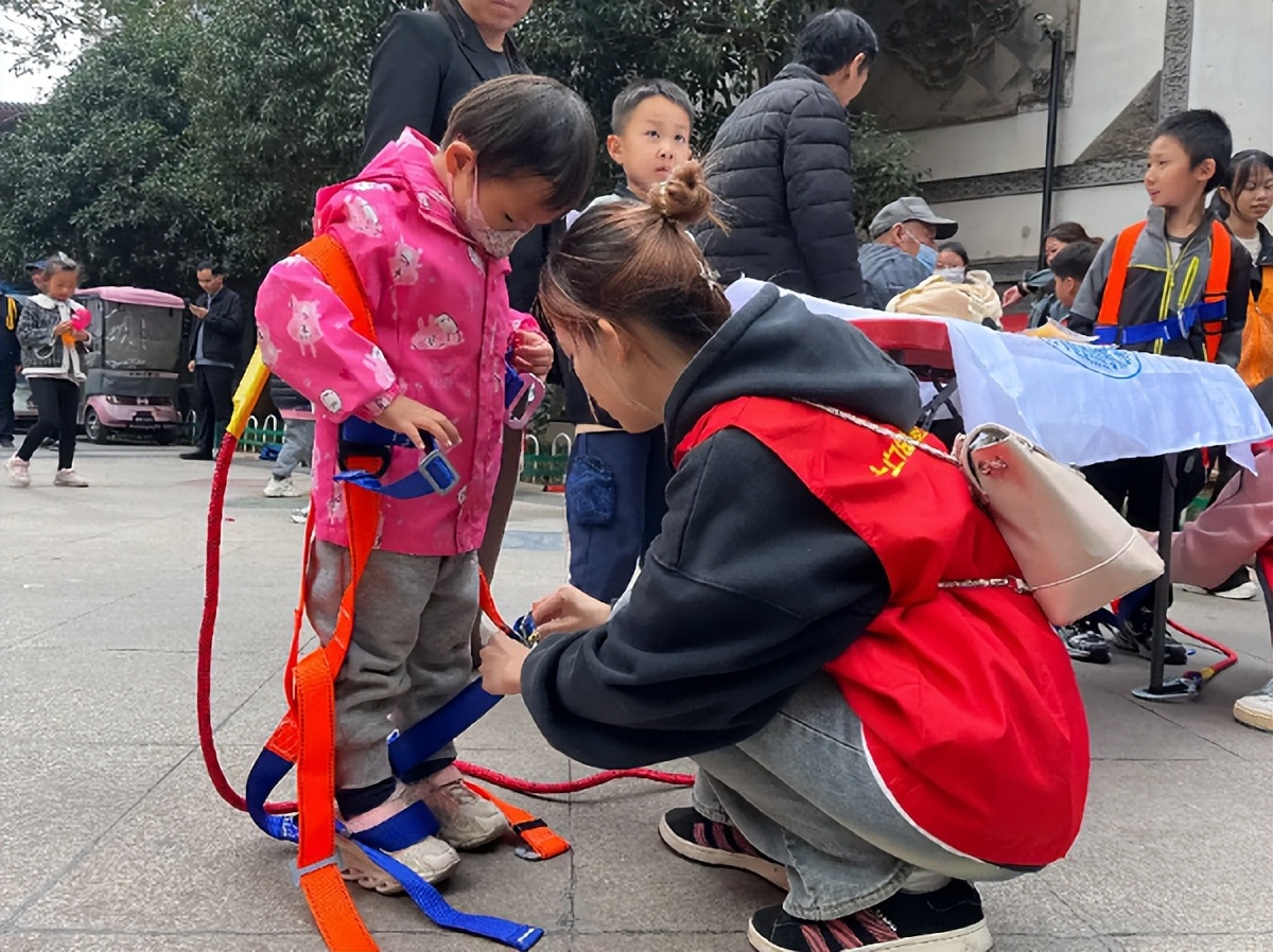 西安市莲湖区：积极开展消防宣传月活动 筑牢安全防线