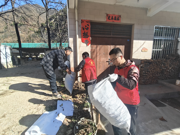 <b>商洛市柞水县小岭镇持续推动农村人居环境改善</b>
