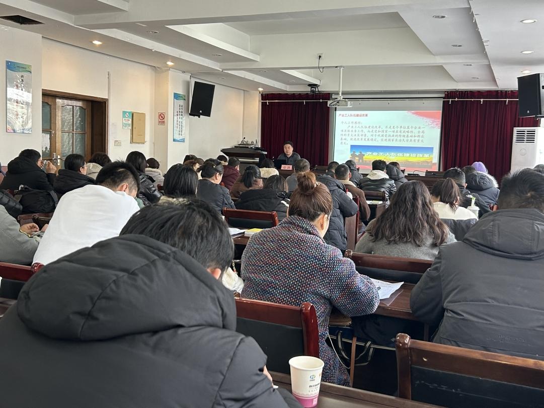<b>西安市雁塔区总工会举办“赋能千企”产改入库企业专题培训</b>