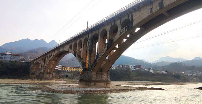 <b>汉中市宁强县积极维修加固阳平关嘉陵江老大桥  </b>