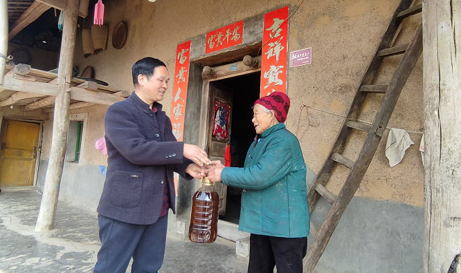 <b>汉中市宁强县慈善协会开展2025年春节送温暖系列慰问活动  </b>