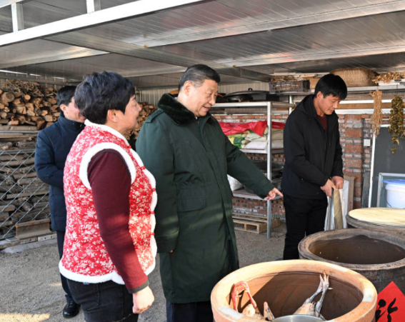 <b>习近平在辽宁葫芦岛市看望慰问受灾群众</b>