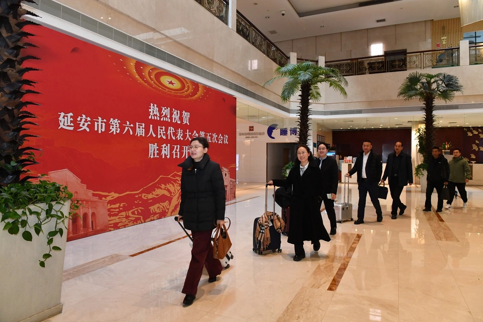 <b>肩负人民重托 共赴发展之约——延安市人大代表向大会报到</b>