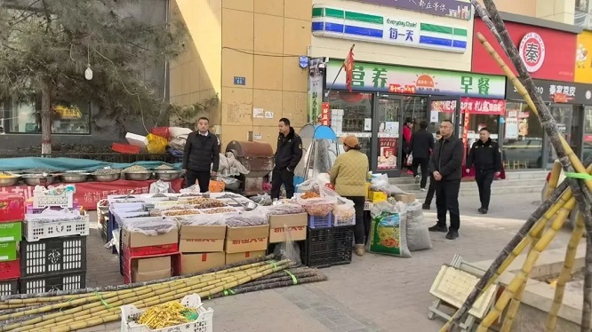 <b>城市新风貌！榆林市靖边县城市管理执法大队全面启动市容市貌秩序整治行</b>