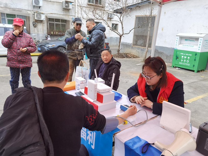 <b>陕西移动汉台分公司开展“'移'起学雷锋 服务建新功”志愿服务活动  </b>
