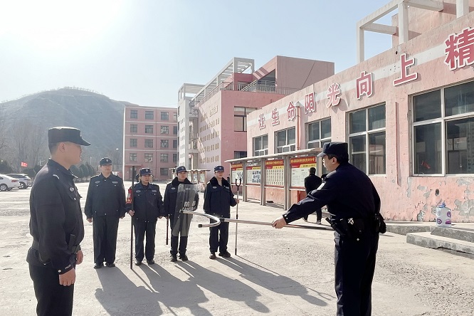 <b>榆林市府谷县：警校联动为校园安全“加码”  </b>