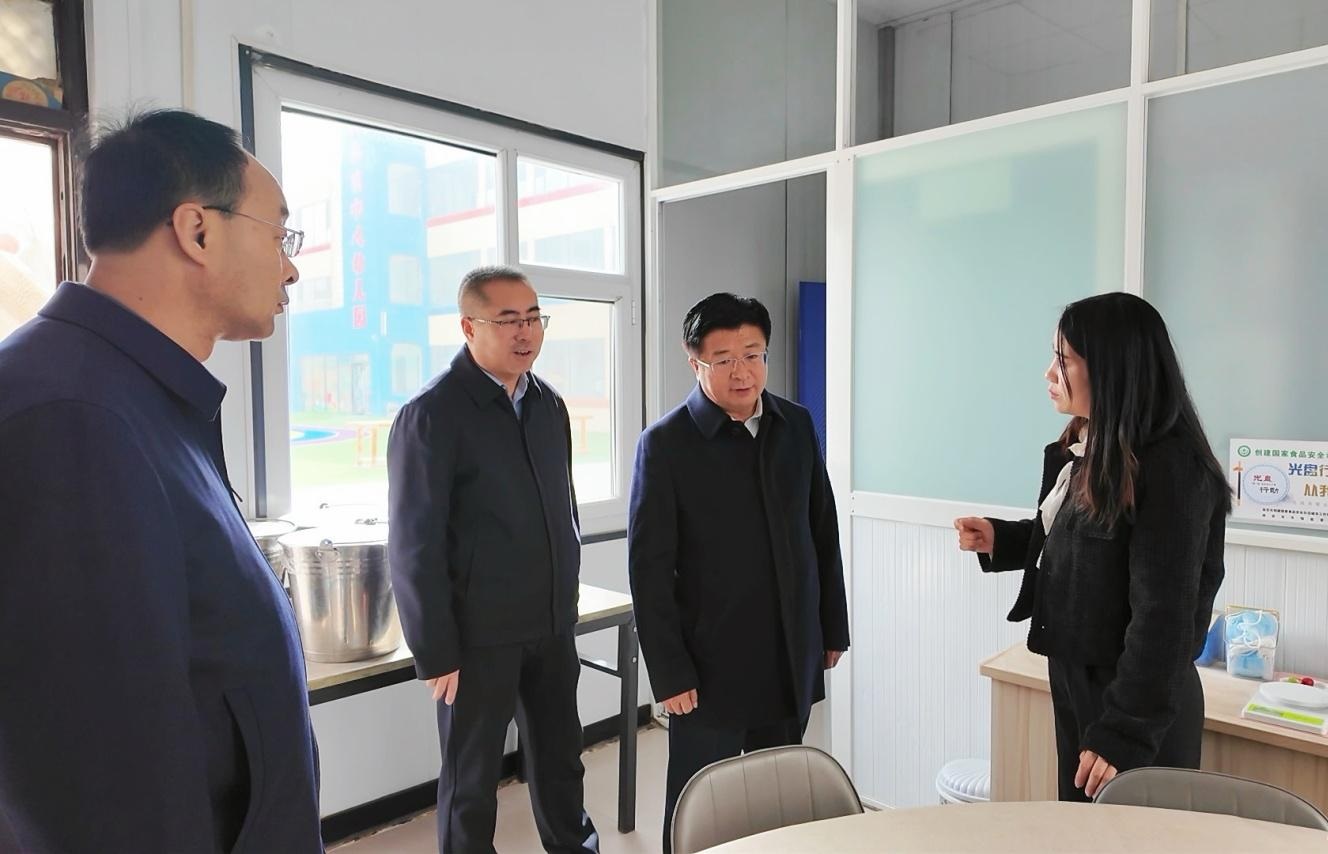 <b>延安市委常委、宝塔区委书记王明智在城区调研教育工作</b>