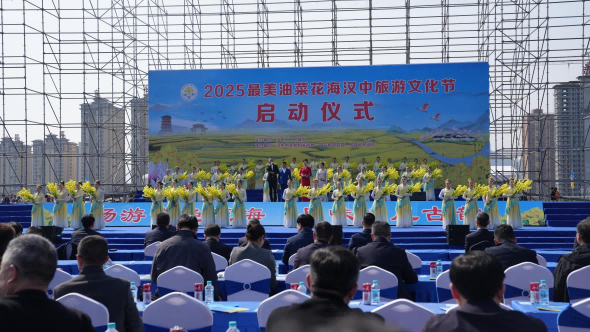 <b>汉中车务段：精准投放运力 方便游客赏花踏青</b>