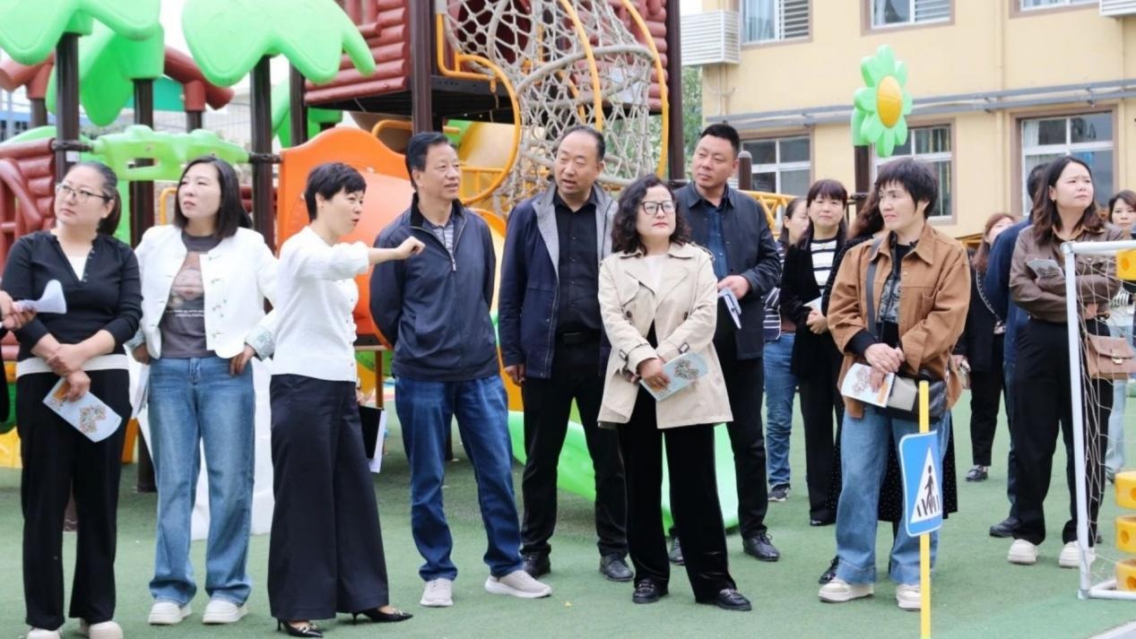 <b>“两代表一委员”进校园 助力学前教育提质增效</b>