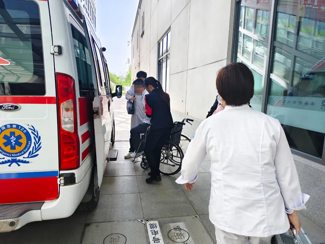 <b>为生命停车！乘客突发疾病，这趟高铁在汉中市洋县西站破例停车1分钟</b>