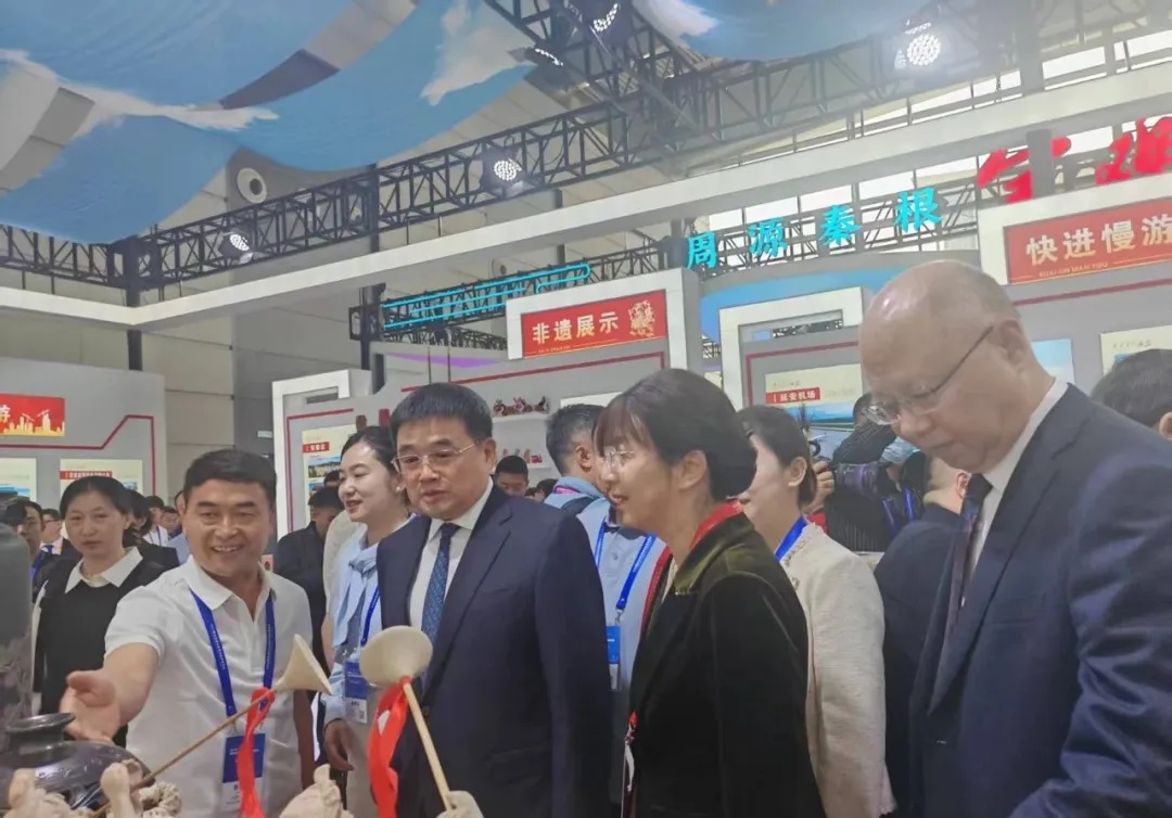 <b>延安市富县代表团参加2025西安丝路旅博会 20种旅游产品精彩亮相</b>