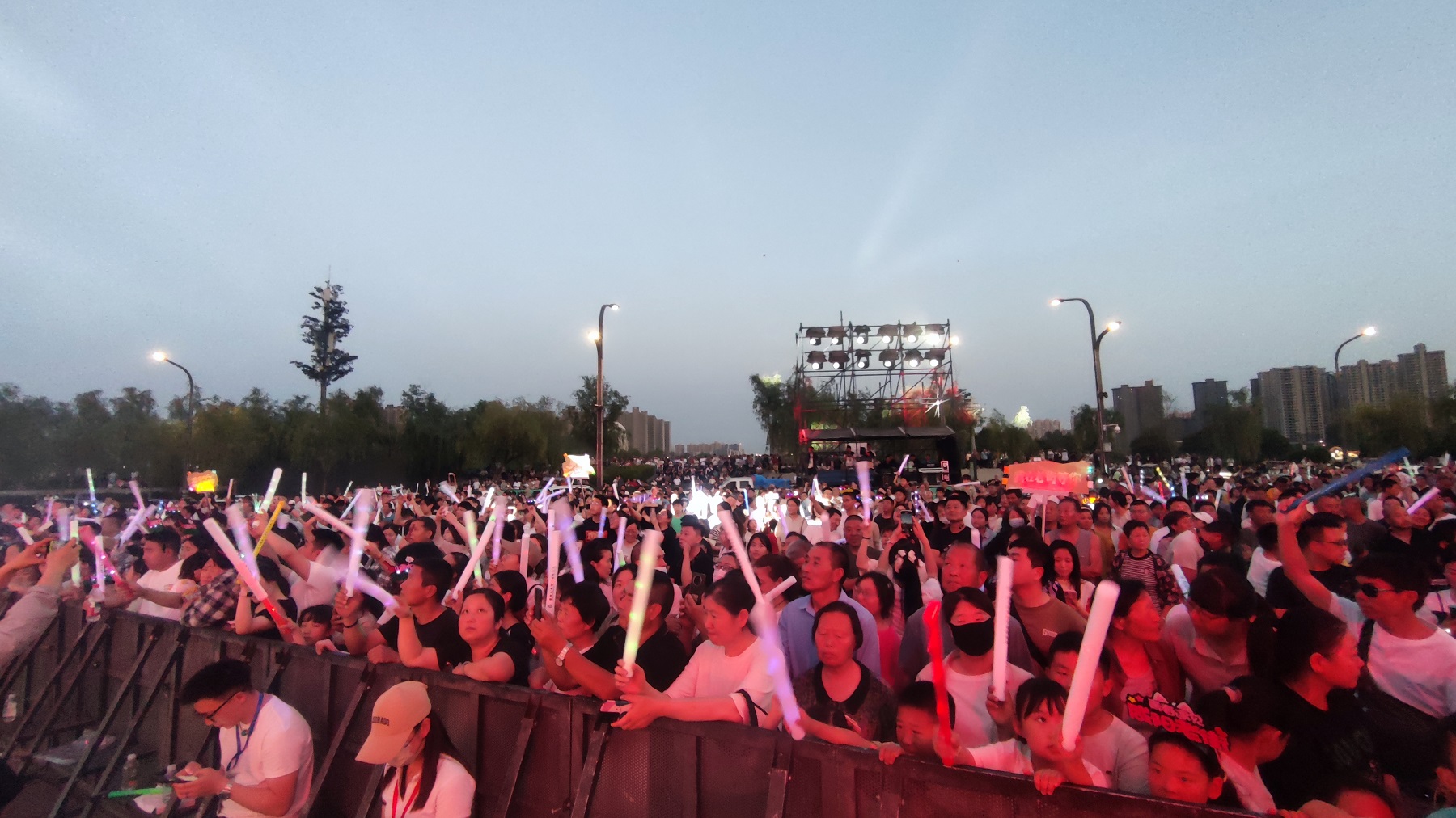 <b>五一狂欢！清渭楼广场国潮电音盛宴点燃渭城夜</b>