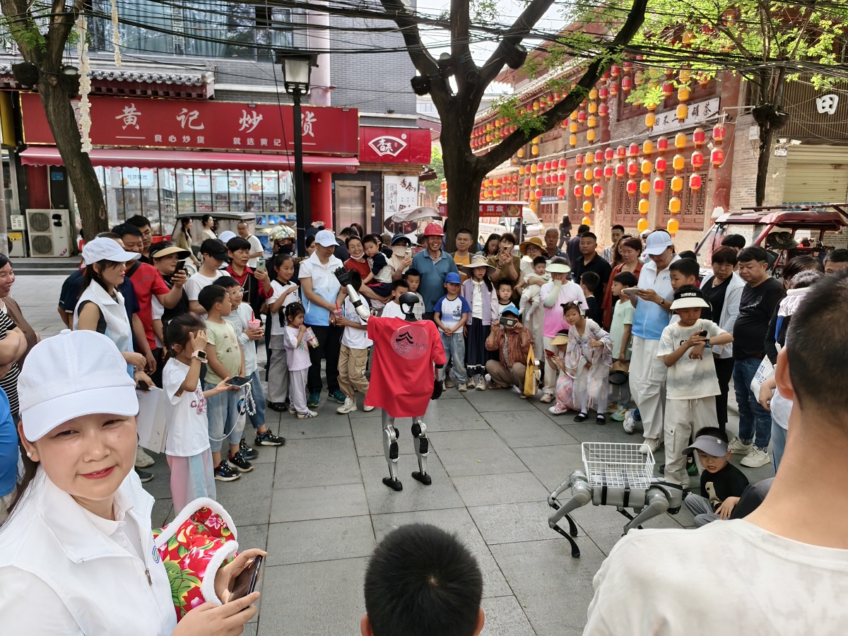 <b>咸阳老街VR体验：传统与科技的深度碰撞</b>