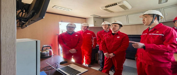 <b>延长气田采气二厂厂长刘保礼到压裂作业现场检查指导工作</b>