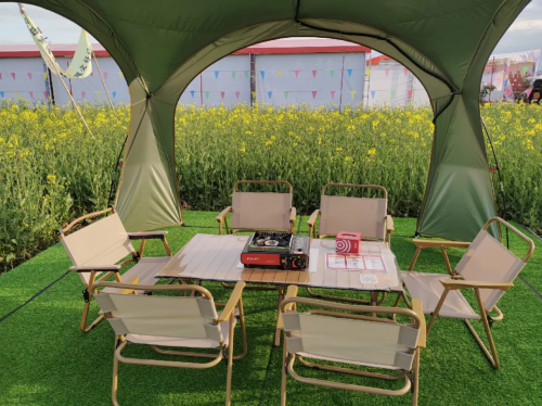 <b>海底捞露营火锅：打造“美食+美景”新体验，推动户外消费新发展</b>