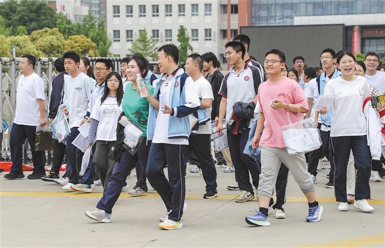 <b>青春执笔，书写未来——2025年陕西省高考日见闻</b>