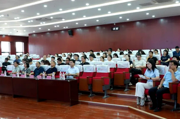 <b>西安经开区首场高考志愿填报专项培训会举行</b>