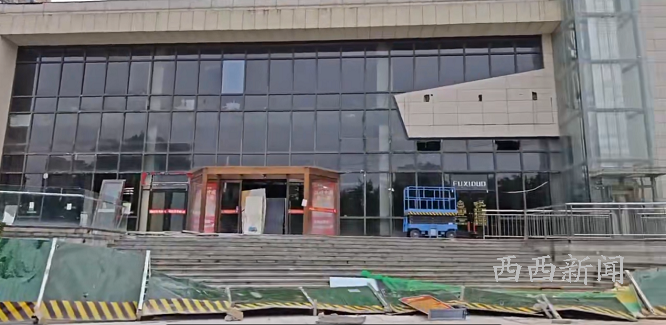 <b>西安一小区原商铺用地拟改建医院，卫生风险引业主担忧  </b>
