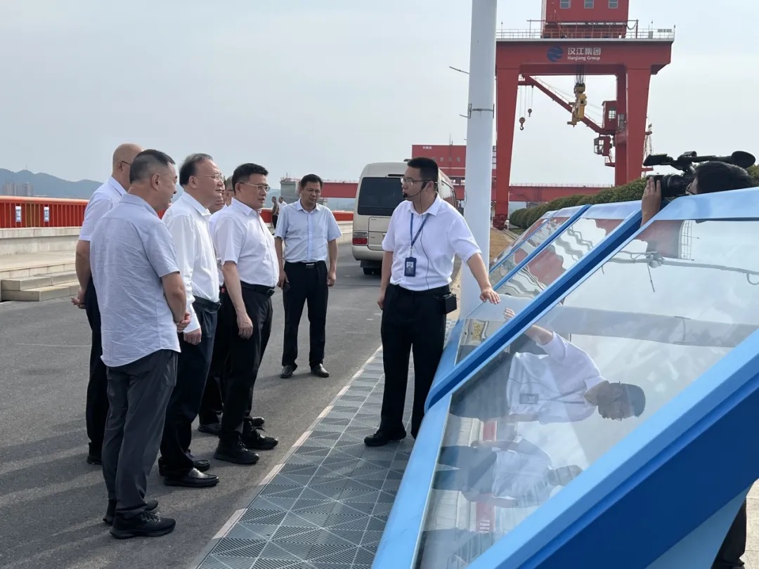 <b>徐明非率民革中央第六监督调研组赴湖北开展长江生态环境保护民主监督工</b>