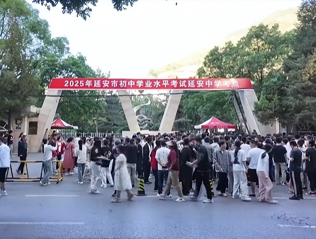 <b>延安市宝塔区26946名考生执笔为剑赴考场</b>