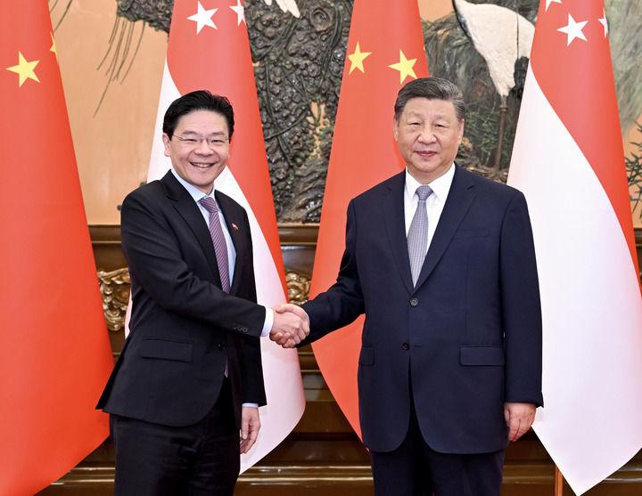 <b>习近平会见新加坡总理黄循财</b>