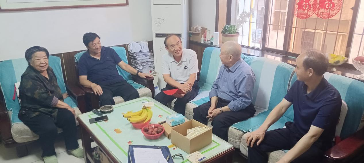 <b>商洛市慈善协会开展庆“七一”走访慰问老党员活动</b>