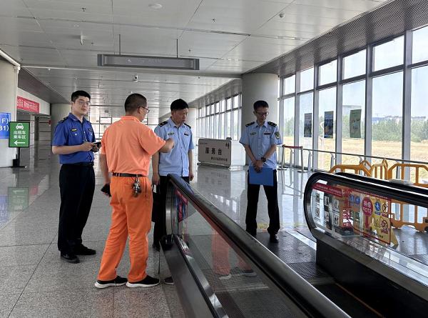 <b>西安铁路北客站站区开展联合检查 全力护航暑运平安</b>