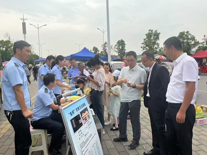 守护“舌尖上的安全” 汉中市西乡县邀请人大代表深入参与“你