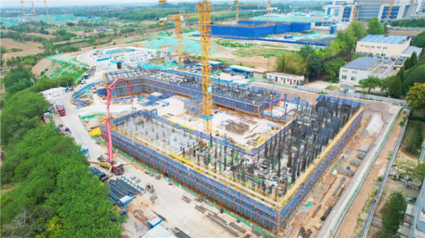 <b>中建八局西北农林科技大学北校区20号学生公寓项目全面冲出“正负零”</b>