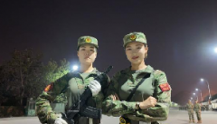 <b>山东青岛农业大学三名学子亮相九三阅兵民兵方队</b>