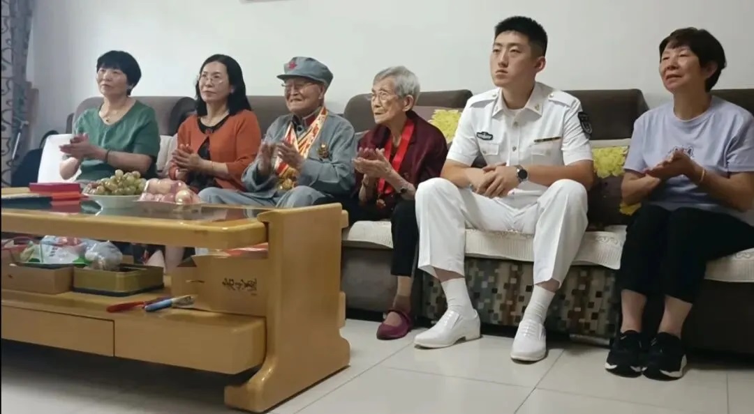<b>从烈士名单中“复活” 的101岁抗战英雄车发通——替牺牲的战友见证盛世中</b>