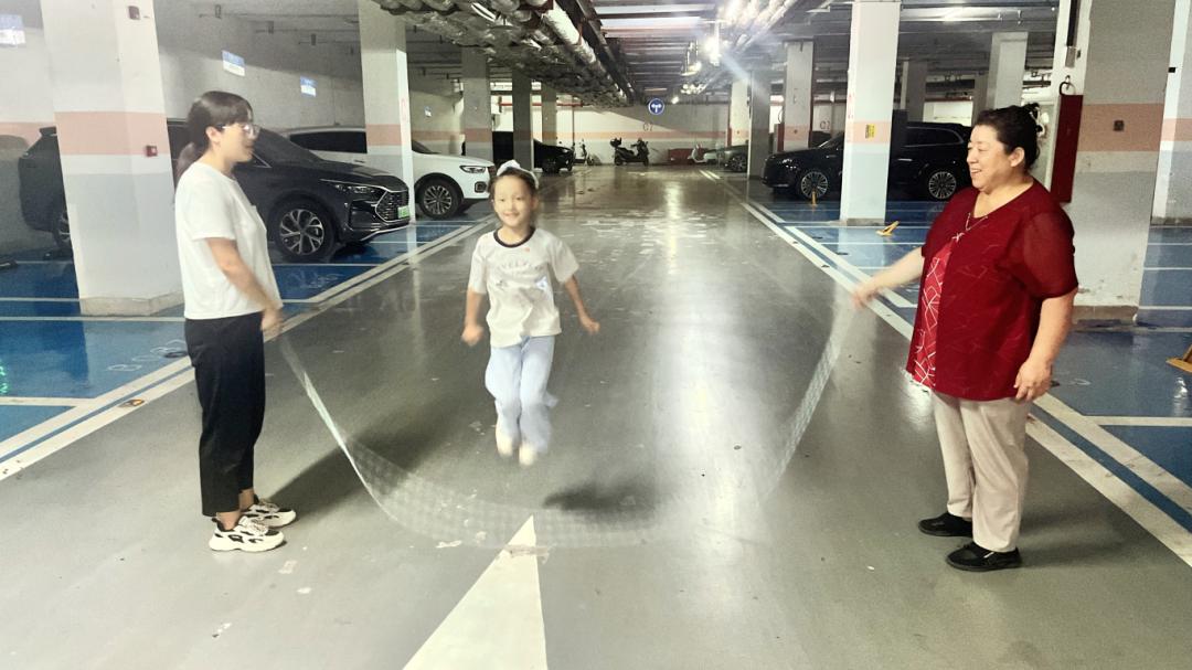 <b>灞桥区纺织城小学富力分校：以绳为媒促成长 家校联动育新苗</b>