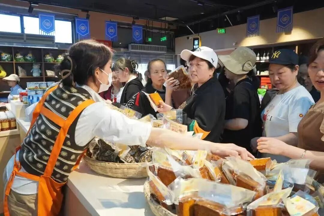 <b>汉中市汉台区国庆中秋双节消费市场人气旺、活力足</b>