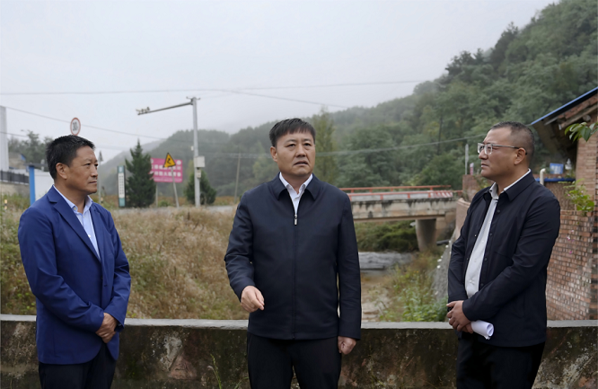延安市黄龙县委书记张晶调研督导防汛备汛、秋收保收等工作
