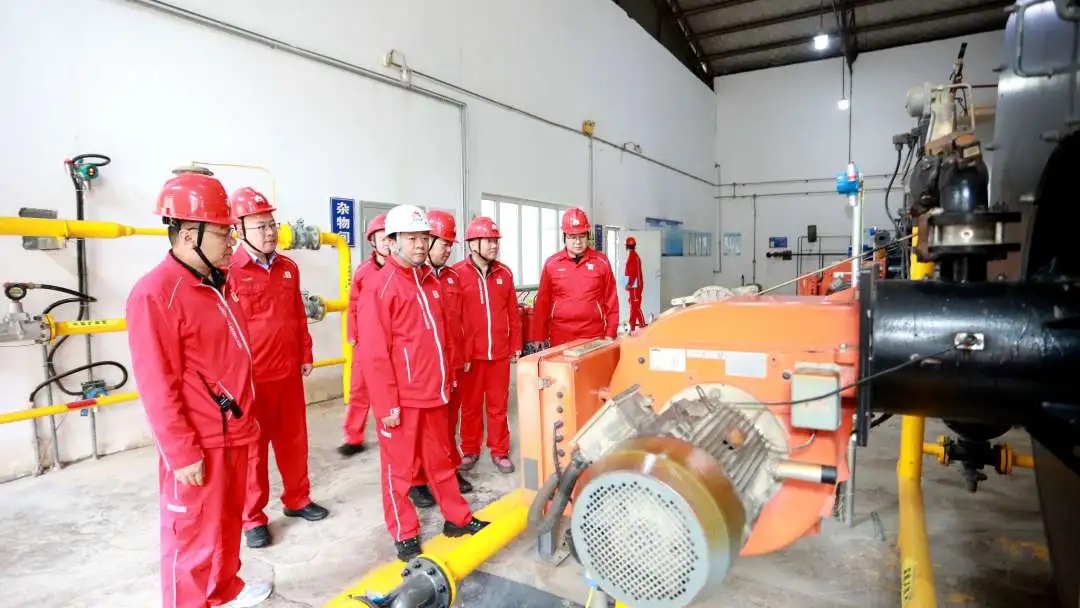 <b>延长油田富县采油厂厂长张志升深入一线督导安全生产工作</b>