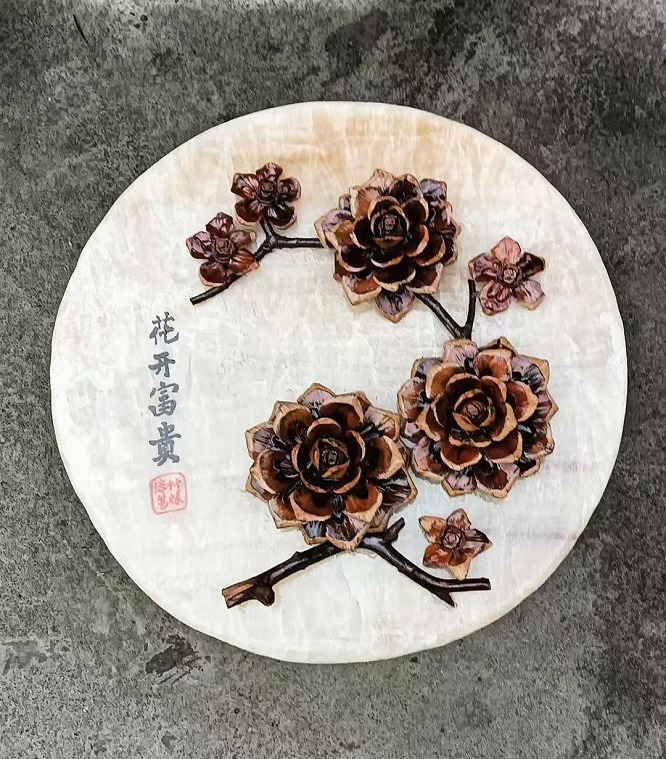 <b>商洛市镇安县根雕手艺人方启祥：用匠心传承铺就乡村共富路  </b>