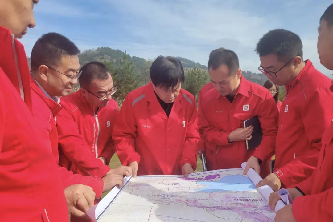 延长油田下寺湾采油厂领导班子成员深入一线督导灾后重建与劳