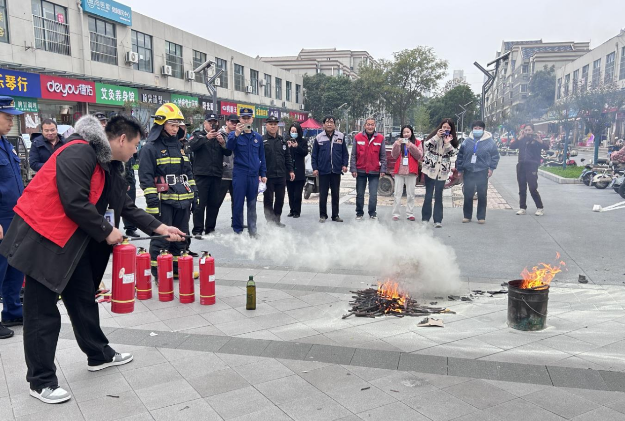 <b>西安经开区:消防零距离 平安千万家</b>
