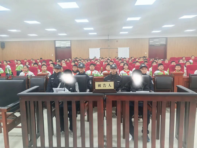 <b>与法“童”行 “未”你而来 | 靖边县人民法院开展法院开放日暨模拟法庭活</b>